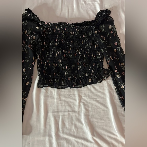 Good condition, stretchy material and off the shoulder top - Picture 1 of 1